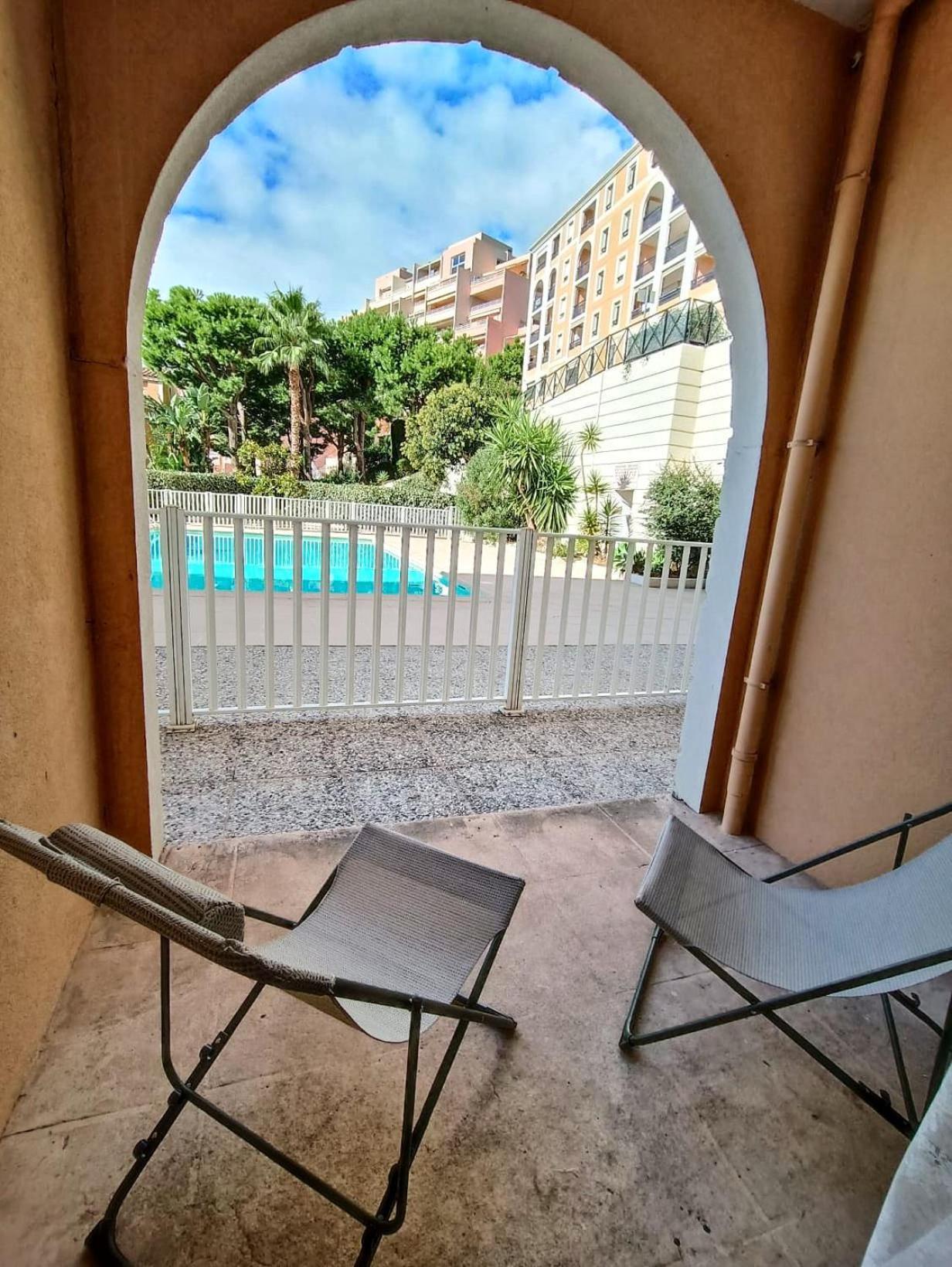 Direct Monaco Studio Devant Piscine Beausoleil Exterior photo