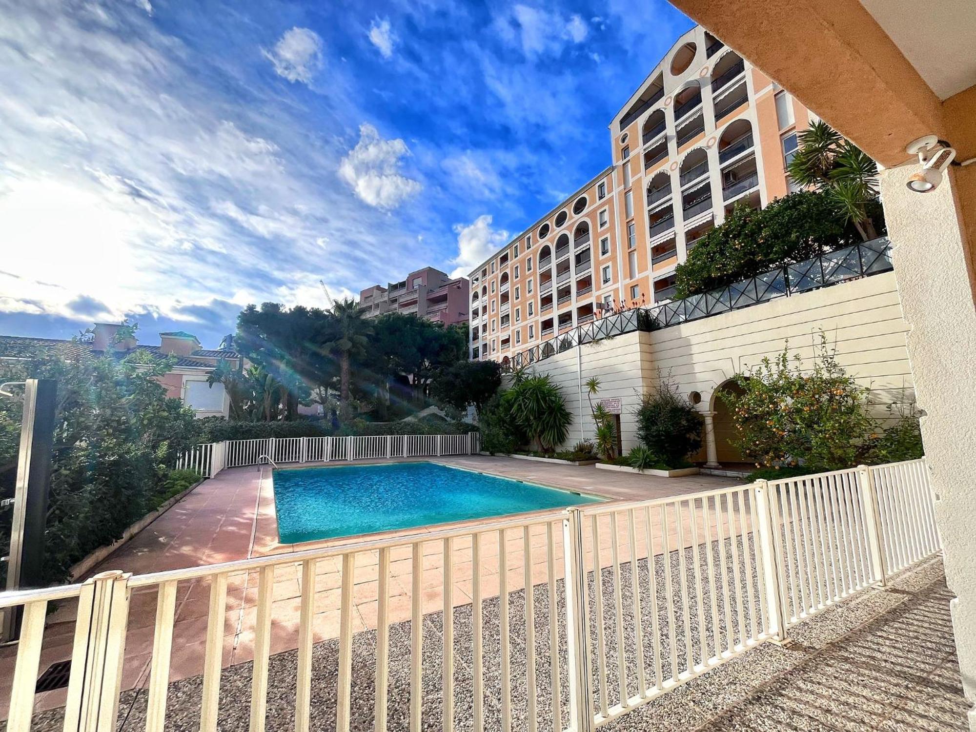 Direct Monaco Studio Devant Piscine Beausoleil Exterior photo
